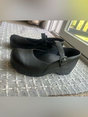 Dansko Black Mary Jane Clog Mules -like new!